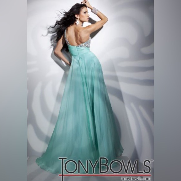 Tony Bowls Le Gala Gown - 112501 size 2 fits like a 0 - Picture 3 of 14